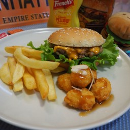 T6 เนื้อ+ชีส เฟรนซ์ฟรายส์และไก่ป็อบ ทริปเปิ้ลเชต