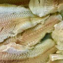 ปลาดอลลี่ ขีดล่ะ 30 บาทค่ะ