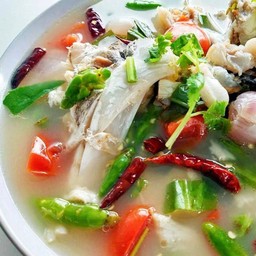 ต้มยำหัวปลากระพงทะเล ( น้ำใส )