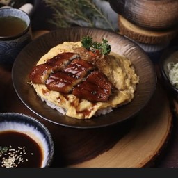 UnagiKabayaki omurice ข้าวญี่ปุ่นไข่ข้น ปลาไหลย่าง