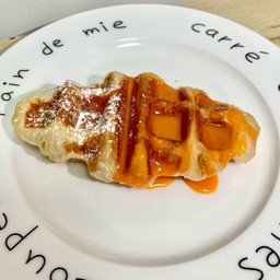 Thai Tea Two Tone (ครอฟเฟิลชาไทยทรูโทน)