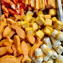 ลูกชิ้น คละ ขีดล่ะ 30 ค่ะ