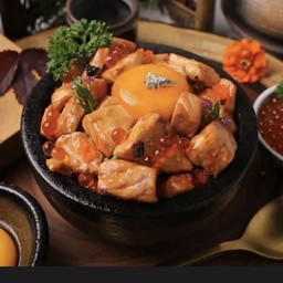 ข้าวหน้าแซลมอนย่าง