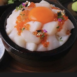 ข้าวหน้าหอยเชลล์ฮอกไกโด