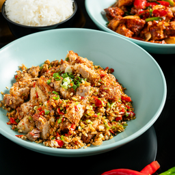 คั่วพริกเกลือหมูกรอบ (กับข้าว)