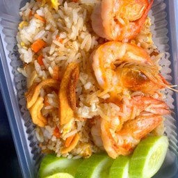 ข้าวผัดกุ้ง กากหมู โอ้ววววละน้อคลองบึง