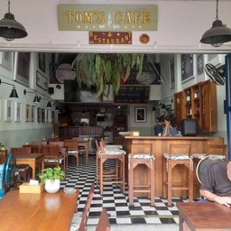 Tom's Cafe & Restaurant