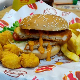 T2 ไก่กรอบ+ชีส เฟรนซ์ฟรายส์และไก่ป็อบ ทริปเปิ้ลเชต