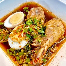 เกาเหลาน่องไก่ต้มยำน้ำตุ๋น