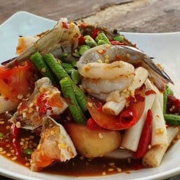 ตำไหลบัวปูม้ากุ้งสดหลงปลาร้า