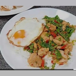 ข้าวกระเพราไก่+ไข่ดาว