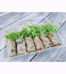 โรลหมูสับเห็ดหอม+น้ำจิ้มลุยสวน (6คำ)