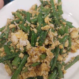 ดอกหอมผัดไข่