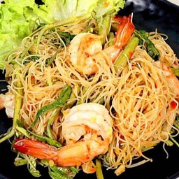 ผัดหมี่กระเฉดกุ้งสด