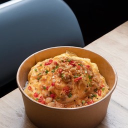 ข้าวไข่ข้นกากหมูคั่วพริกเกลือ