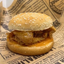 เบอร์เกอร์สะโพกไก่กรอบ (Crispy Chicken Thigh Burger)