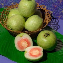 ผลไม้ปอกพร้อมทาน ฝรั่งไส้แดง