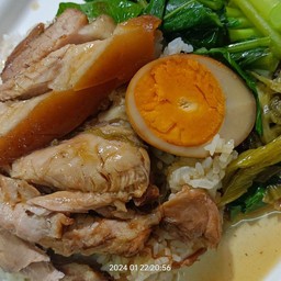 ข้าวขาหมู (เนื้อ + หนัง +ไข่)