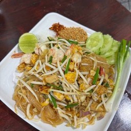 ผัดไทยเส้นจันท์กุ้งสด