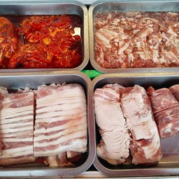 สามชั้นสไลด์สด  ขีดล่ะ 30 บาทค่ะ