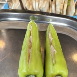 พริกหยวกใส้หมูสับ