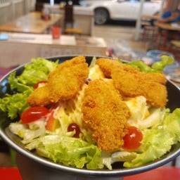 สลัดผลไม้ไก่ทอด