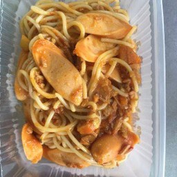 สปาเก็ตตี้ซอสแดงไส้กรอก