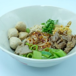 ก๋วยเตี๋ยวแห้งเนื้อ