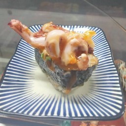 ข้าวปั้นปลาหมึกสไปร์ซี่