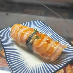 ข้าวปั้นเบคอนไก่สไปร์ซี่