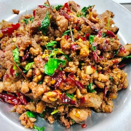 โกวเล้ง กระเพราพริกแห้งโบราณ-เครื่องแกงใต้เผ็ดจัดจ้านสะท้านทรวง
