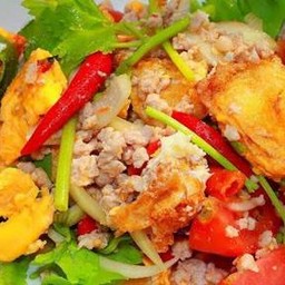 ยำไข่ดาวหมูสับ