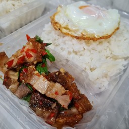 กะเพราหมูกรอบ(ราดข้าว)