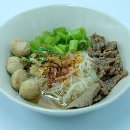 ก๋วยเตี๋ยวเนื้อน้ำใส