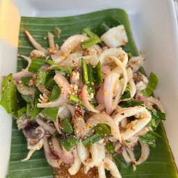 ลาบปลาหมึกสด