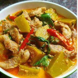 แกงกะทิฟักทองใส่ไก่