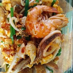 ผัดไทยอิ่มสุข-แหนมคลุก ปอเปี๊ยะทอด บ้านกุดแห่