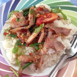 ข้าวยำหมูย่าง