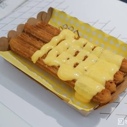 ปาท่องโก๋ แบบราดชีส