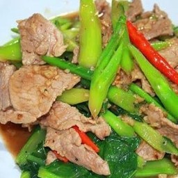 ผัดคะน้า(ราดข้าว)