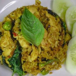 ข้าวผัดแกงเขียวหวาน