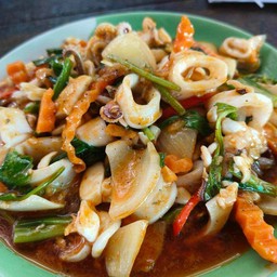 ปลาหมึกผัดไข่เค็ม