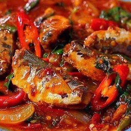 ผัดพริกเผาปลากระป๋องราดข้าว