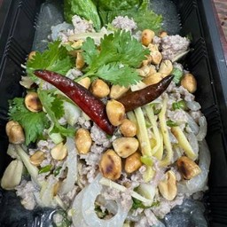 ยำแหนมสด