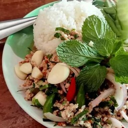 ลาบหมูราดข้าว