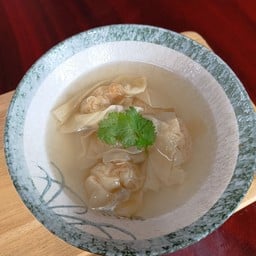 น้ำซุปเกี๊ยวกุ้ง