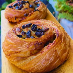 Rumraisin Croissant