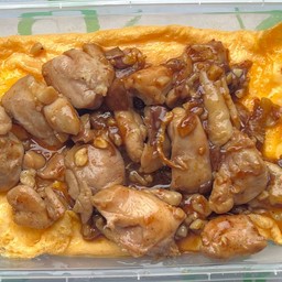 ข้าว&ไก่กระเทียมไข่ข้น