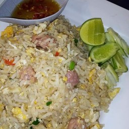 ข้าวผัดแหนม
