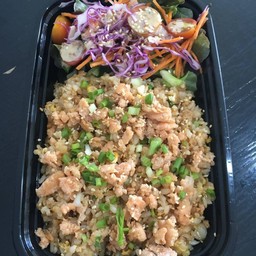 ข้าวผัดโชยุแซลม่อน